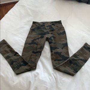 Hard Tail Camo Leggings